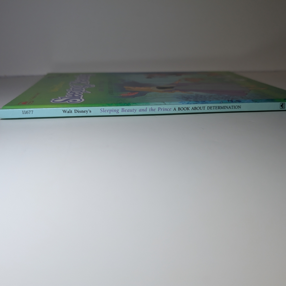 Disney Sleeping Beauty - Kids Hardcover Book 1988 - Picture 5 of 7